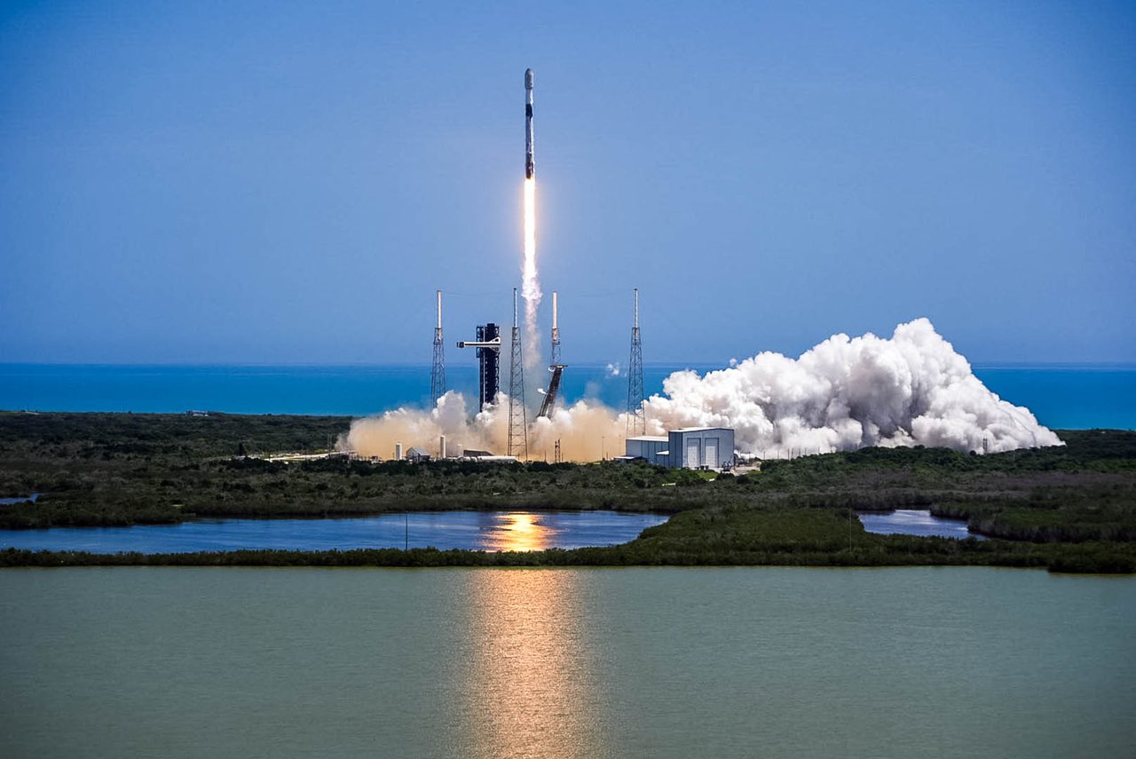 SpaceX Scrubs Monday Launch Attempt